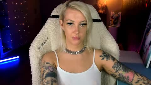 Snapshot of tykioty_miley chatting on 04-05-26, 02:25 Miley online show from 04-05-26, 02:25