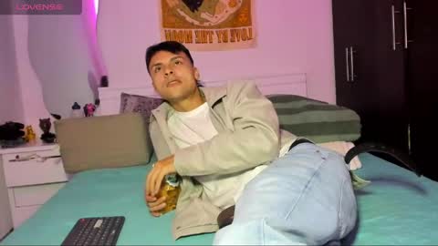tyler_axel online show from 05-04-26, 01:45