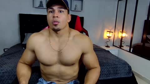 tyler_hank1 online show from 12-07-24, 03:36