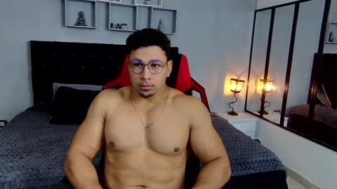 tyler_hank1 online show from 12-09-24, 10:11