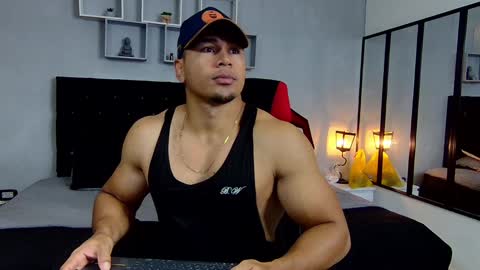 tyler_hank1 online show from 01-07-25, 11:16