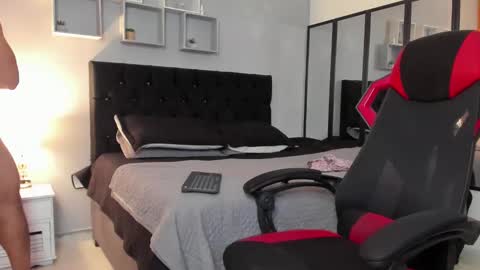 tyler_hank1 online show from 12-15-25, 11:53