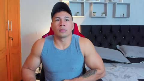 tyler_hank1 online show from 04-25-26, 01:03