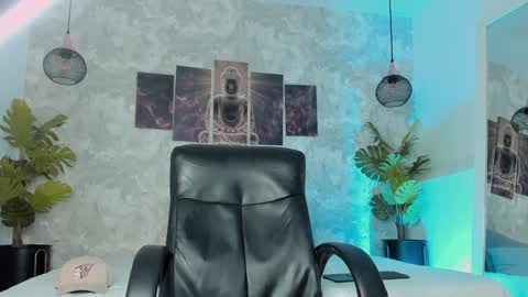 Tyler online show from 02-06-25, 02:37