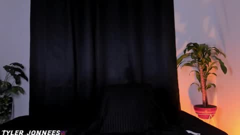 Tyler online show from 03-17-26, 01:32