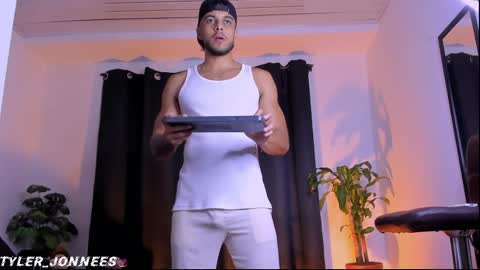 Tyler online show from 04-11-26, 12:26