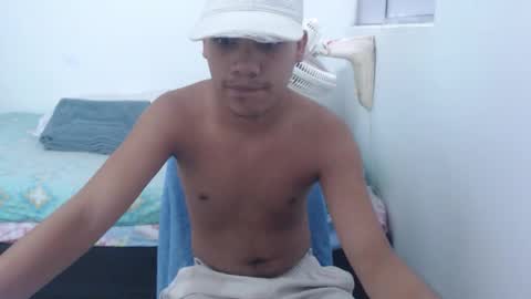 Snapshot of tyler_master24 chatting on 10-16-25, 09:05 tyler online show from 10-16-25, 09:05