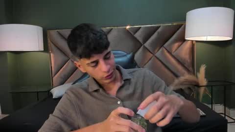 Tyler Rodriguez online show from 03-09-25, 03:22