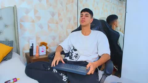 Tyler Rodriguez online show from 09-11-25, 10:10