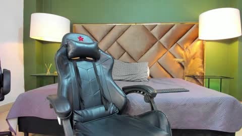 Tyler Rodriguez online show from 09-30-25, 03:33