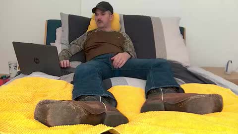 Snapshot of tylerlogan813 chatting on 09-26-25, 05:06 TylerLogan813 online show from 09-26-25, 05:06