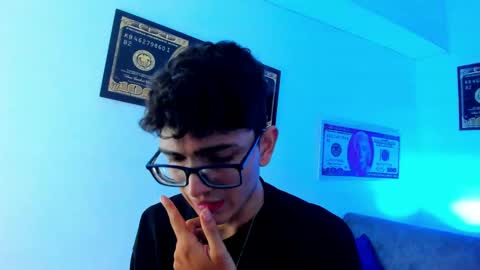   online show from 01-12-25, 02:45