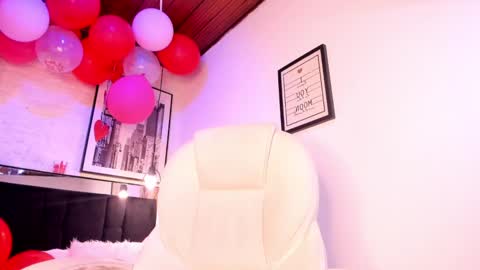 Snapshot of tylla_ chatting on 02-18-25, 02:59       online show from 02-18-25, 02:59