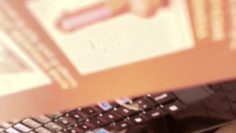 Snapshot of tylla_ chatting on 03-01-25, 03:10       online show from 03-01-25, 03:10