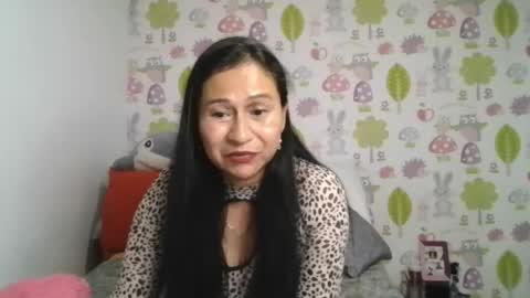 Snapshot of tyna_b chatting on 04-19-26, 11:09 Tyna online show from 04-19-26, 11:09