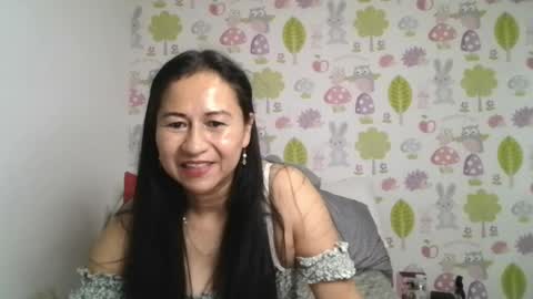 Snapshot of tyna_b chatting on 04-21-26, 12:34 Tyna online show from 04-21-26, 12:34