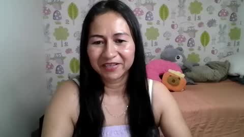 Snapshot of tyna_b chatting on 04-25-26, 11:24 Tyna online show from 04-25-26, 11:24