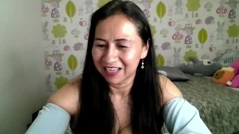 Snapshot of tyna_b chatting on 04-28-26, 02:27 Tyna online show from 04-28-26, 02:27