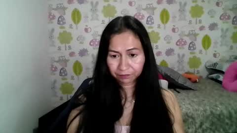 Snapshot of tyna_b chatting on 04-29-26, 05:30 Tyna online show from 04-29-26, 05:30