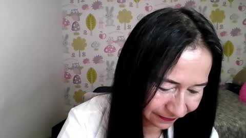 Snapshot of tyna_b chatting on 04-30-26, 06:03 Tyna online show from 04-30-26, 06:03
