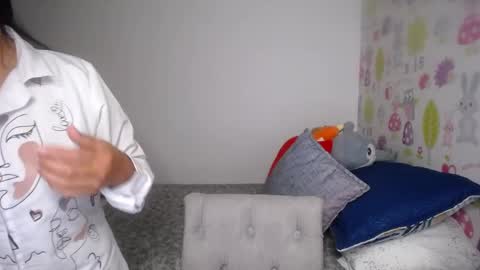 Snapshot of tyna_b chatting on 05-16-26, 01:43 Tyna online show from 05-16-26, 01:43