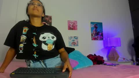 tyra   online show from 12-21-25, 04:19