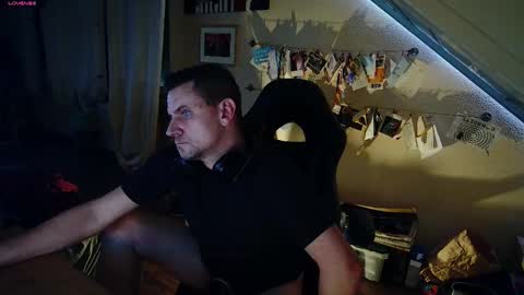 Snapshot of tyran28111984 chatting on 11-09-25, 08:51 Sascha online show from 11-09-25, 08:51