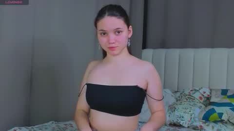 Snapshot of tyrasyversen chatting on 12-05-25, 11:08 Emily online show from 12-05-25, 11:08