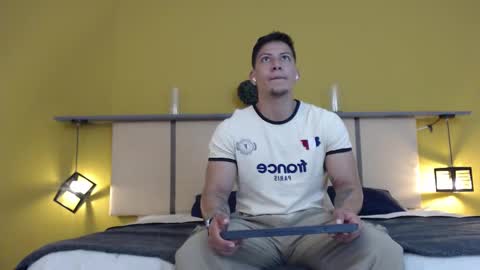 Snapshot of tyronyx chatting on 10-14-25, 07:25 tyronyx online show from 10-14-25, 07:25