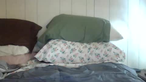 Snapshot of u_caught_us chatting on 02-14-25, 01:02 u_caught_us online show from 02-14-25, 01:02