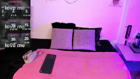 Snapshot of uchikydoll chatting on 11-28-25, 10:23 uchikydoll online show from 11-28-25, 10:23