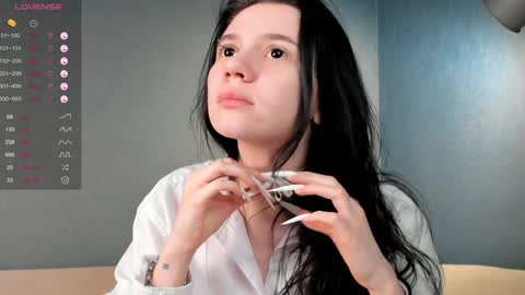 Lili online show from 02-06-25, 11:48