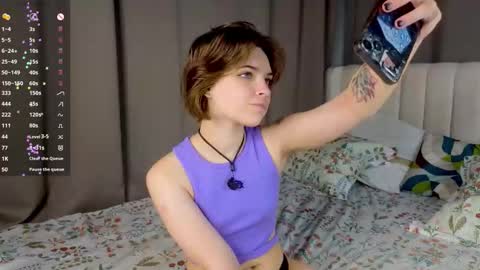 Polly online show from 09-15-25, 03:23