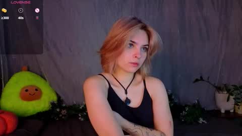 Polly online show from 12-16-25, 03:17