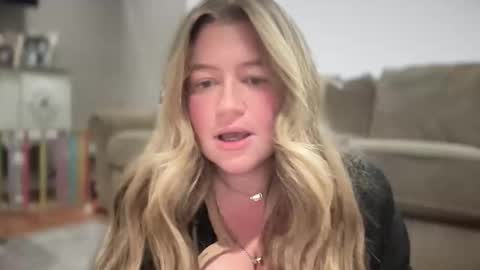 Snapshot of ughtatum chatting on 10-15-25, 06:08 Tate online show from 10-15-25, 06:08