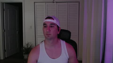 Snapshot of uglyduck3532 chatting on 11-09-25, 04:00 uglyduck3532 online show from 11-09-25, 04:00