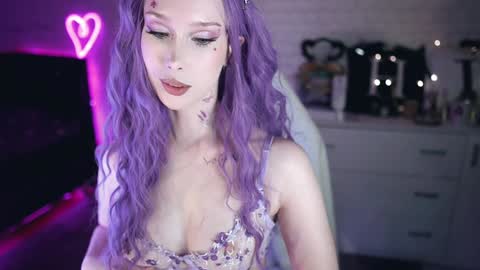 Izzy    online show from 02-02-25, 05:48