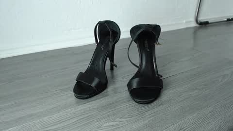 Snapshot of ukk_bit chatting on 12-30-24, 06:42 Megan online show from 12-30-24, 06:42