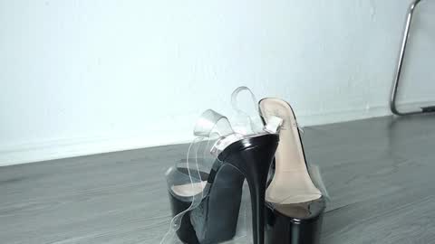 Snapshot of ukk_bit chatting on 03-05-25, 03:51 Megan online show from 03-05-25, 03:51