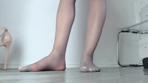 Snapshot of ukk_bit chatting on 03-12-25, 06:51 Megan online show from 03-12-25, 06:51