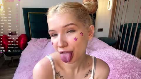 Vikki online show from 03-25-26, 02:12