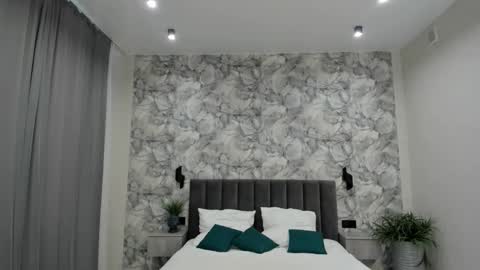 Melena online show from 09-18-25, 01:40