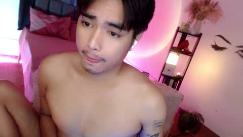 Snapshot of ultimatesexytrans chatting on 09-12-25, 10:54 Alex online show from 09-12-25, 10:54