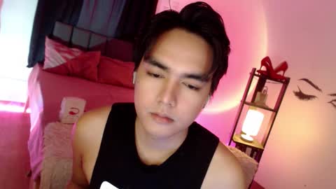 Snapshot of ultimatesexytrans chatting on 09-25-25, 02:32 Alex online show from 09-25-25, 02:32