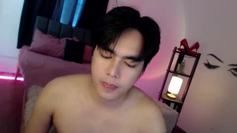 Snapshot of ultimatesexytrans chatting on 10-08-25, 11:57 Alex online show from 10-08-25, 11:57