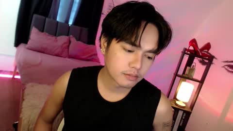 Snapshot of ultimatesexytrans chatting on 10-12-25, 11:59 Alex online show from 10-12-25, 11:59