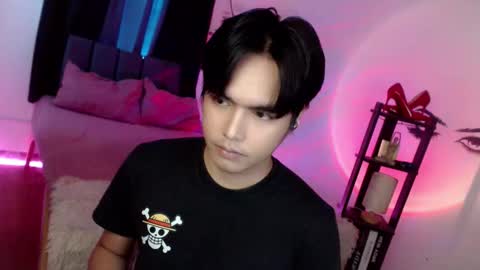 Snapshot of ultimatesexytrans chatting on 10-17-25, 02:48 Alex online show from 10-17-25, 02:48