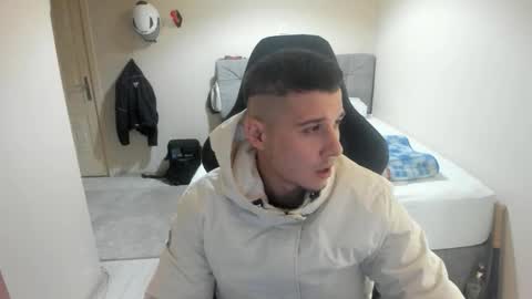 Snapshot of ulxer chatting on 10-25-25, 08:58 hi im mike tyson -  online show from 10-25-25, 08:58