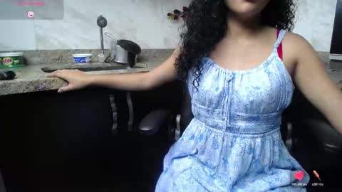 Snapshot of umatrayi_ chatting on 11-03-25, 01:01 UMATRAYI online show from 11-03-25, 01:01