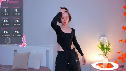 Kira online show from 12-14-25, 03:28